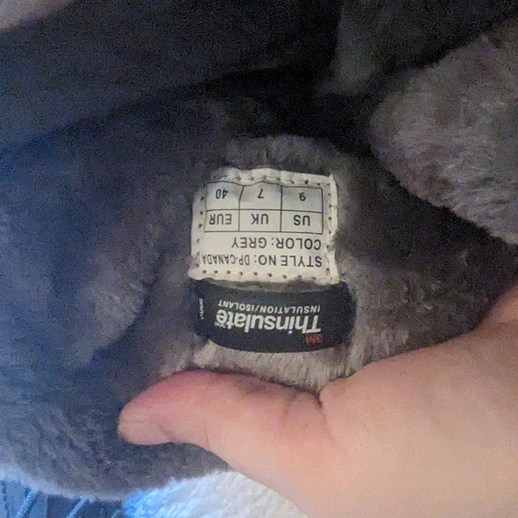 Faux fur-lined winter boots - Dream Pairs Thinsulate, size 9 - Picture 4 of 5